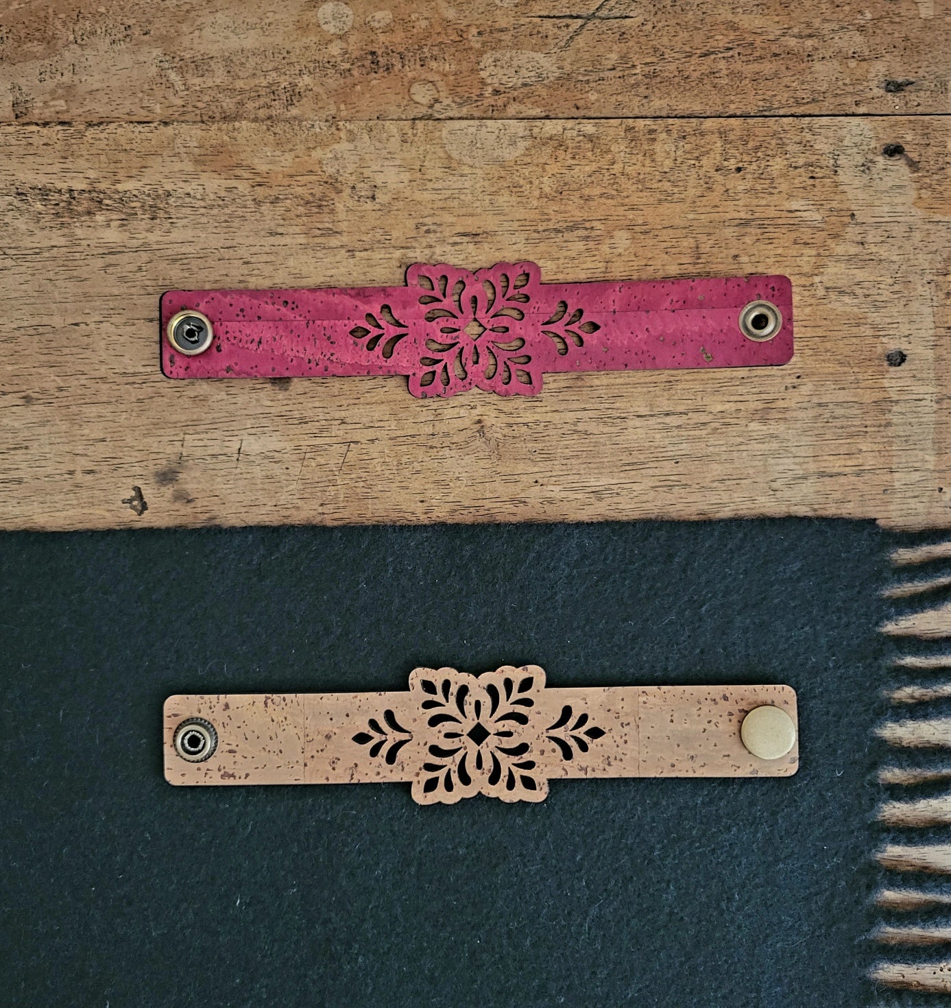 SAVOIE - Attache pour Châle/Foulard en faux suède
